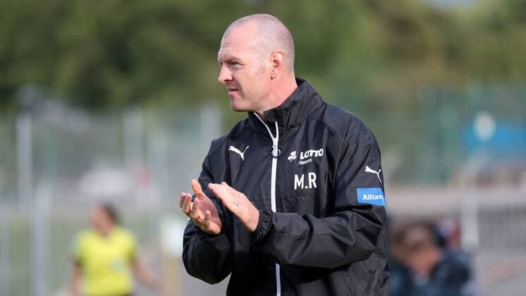 Matt Ross (Trainer, Frankfurt), klatscht in die Hände, Einzelbild, Aktion, Action, Fussball, Allianz Frauen-Bundesliga, SC Freiburg - 1. FFC Frankfurt, xozx