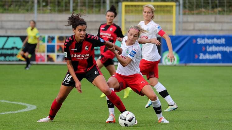 v.li.: Cinzia Zehnder (Freiburg, 14), Kathrin Hendrich (Frankfurt, 4), Zweikampf, Duell, duel, tackle, tackling, Dynamik, Action, Aktion, Fussball, Allianz Frauen-Bundesliga, SC Freiburg - 1. FFC Frankfurt, xozx