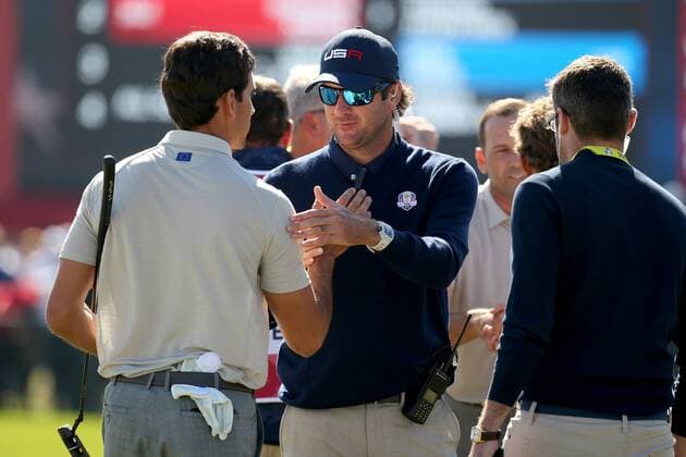 GOLF - Ryder Cup 2016 CHASKA,MINNESOTA,USA,01.OKT.16 - GOLF - Ryder Cup, Hazeltine National Golf Club. Image shows Rafa Cabrera Bello (ESP) and vice-captain Bubba Watson (USA). GEPAxpictures xDanielxGoetzhaber
