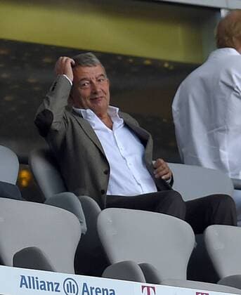01.10.2016, Fussball 1.Bundesliga 2016 2017, 6.Spieltag, FC Bayern München - 1.FC Köln, in der Allianz-Arena München. Wolgang Niersbach (Deutschland) nachdenklich. 