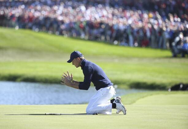 October 1, 2016 - Chaska, Minnesota, U.S. - Jordan Spieth reacts to barely missing a putt on the 16th hole on the back nine of the morning foursome match-up against Europeans Sergio Garcia & Rafa Cabrera-Bello. Patrick Reed and Jordan Spieth (USA) vs. Sergio Garcia & Rafa Cabrera-Bello (EUR) JERRY HOLT jerry. Holt@Startribune.com The Ryder Cup morning play Saturday October 1, 2016 at Hazeltine National Golf Club in Chaska, Minn. Minneapolis News - October 1, 2016 - ZUMAm42_