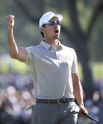 Bilder des Tages - Sport October 1, 2016 - Chaska, Minnesota, U.S. - Rafa Cabrera-Bello reacts to the gallery after winning the fiftieths hole on the back nine of the morning foursome match-up against USA Patrick Reed and Jordan Spieth. Patrick Reed and Jordan Spieth (USA) vs. Sergio Garcia & Rafa Cabrera-Bello (EUR).. JERRY HOLT jerry. Holt@Startribune.com The Ryder Cup morning play Saturday October 1, 2016 at Hazeltine National Golf Club in Chaska, Minn. Minneapolis News - October 1, 2016 - ZUMAm42_