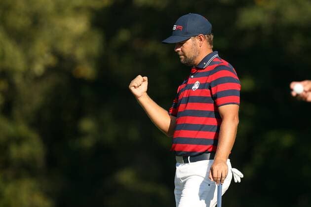 GOLF - Ryder Cup 2016 CHASKA,MINNESOTA,USA,01.OKT.16 - GOLF - Ryder Cup, Hazeltine National Golf Club. Image shows the rejoicing of Ryan Moore (USA). GEPAxpictures xDanielxGoetzhaber