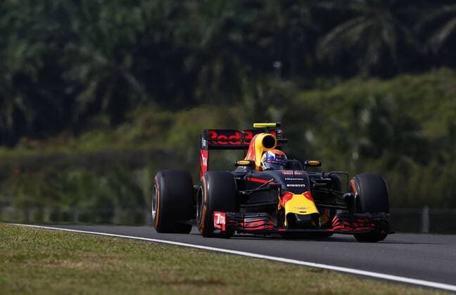 Motorsports: FIA Formula One World Championship WM Weltmeisterschaft 2016, Grand Prix of Malaysia, 33 Max Verstappen (NLD, Red Bull Racing), xHOCHxZWEIx