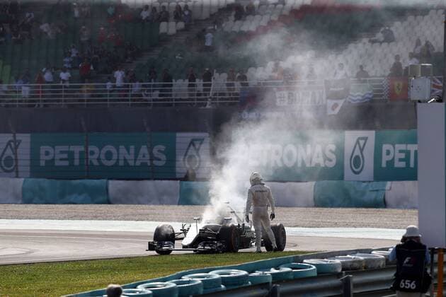 Formel 1, GP Malaysia, Hamilton fällt mit Motorschaden aus Motorsports: FIA Formula One World Championship WM Weltmeisterschaft 2016, Grand Prix of Malaysia, 44 Lewis Hamilton (GBR, Mercedes AMG Petronas Formula One Team), xHOCHxZWEIx