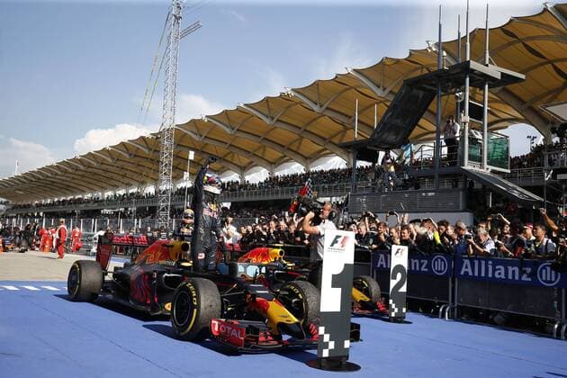 Motorsports: FIA Formula One World Championship WM Weltmeisterschaft 2016, Grand Prix of Malaysia, 3 Daniel Ricciardo (AUS, Red Bull Racing), xHOCHxZWEIx