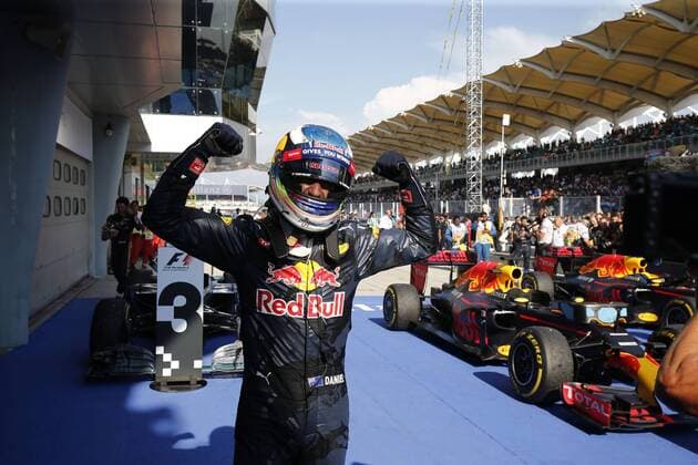 Motorsports: FIA Formula One World Championship WM Weltmeisterschaft 2016, Grand Prix of Malaysia, 3 Daniel Ricciardo (AUS, Red Bull Racing), xHOCHxZWEIx
