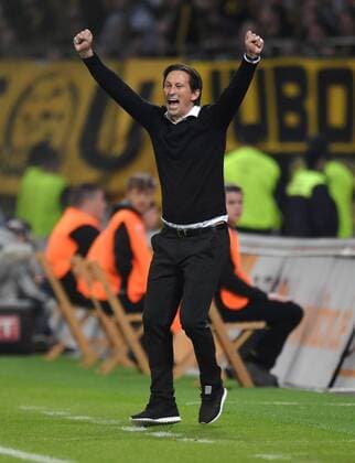01.10.2016, Fussball GER, 1. Bundesliga Saison 2016 2017, 6. Spieltag, Bayer 04 Leverkusen - Borussia Dortmund 2:0, Jubel Trainer Roger Schmidt (Bayer 04 Leverkusen)