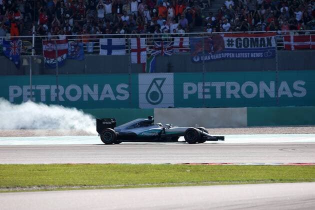 Formel 1, GP Malaysia Malaysian Grand Prix, Sepang 29 September - 2 October 2016 02.10.2016 - Race, Lewis Hamilton (GBR) Mercedes AMG F1 W07 Hybrid retires from the race 