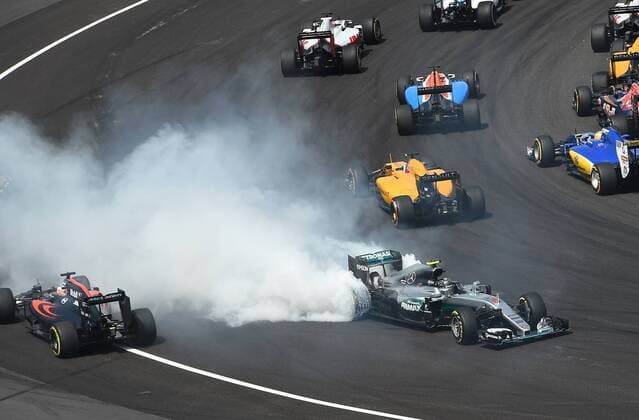 Formel 1, GP Malaysia Startcrash, Nico Rosberg; Mercedes Grand Prix, formula 1 GP, Malaysia in Kuala Lumpur Sepang 02.10.2016 Photo:mspb Jerry Andre Startcrash, Nico Rosberg; formula 1 GP, Malaysia