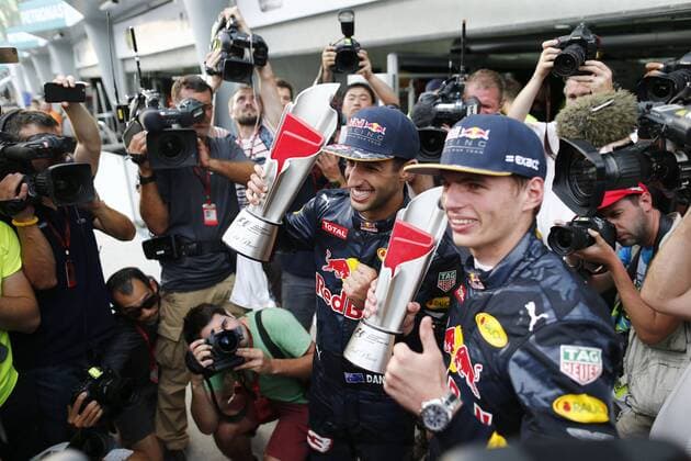 Motorsports: FIA Formula One World Championship WM Weltmeisterschaft 2016, Grand Prix of Malaysia, 3 Daniel Ricciardo (AUS, Red Bull Racing), 33 Max Verstappen (NLD, Red Bull Racing), xHOCHxZWEIx