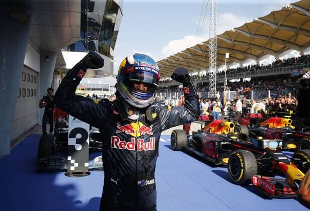 Motorsports: FIA Formula One World Championship WM Weltmeisterschaft 2016, Grand Prix of Malaysia, 3 Daniel Ricciardo (AUS, Red Bull Racing), xHOCHxZWEIx