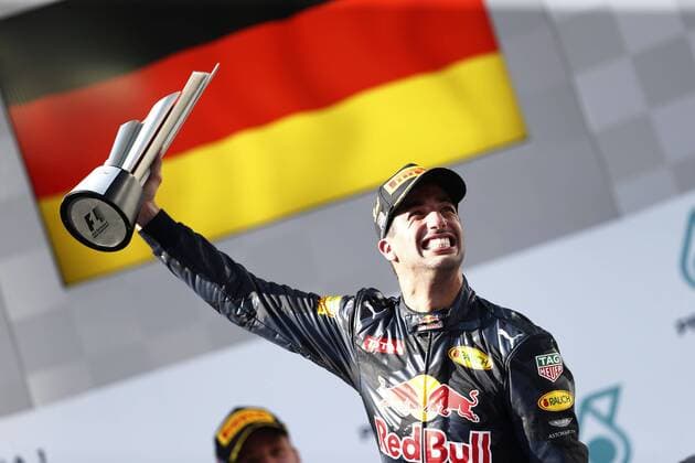 Motorsports: FIA Formula One World Championship WM Weltmeisterschaft 2016, Grand Prix of Malaysia, 3 Daniel Ricciardo (AUS, Red Bull Racing), xHOCHxZWEIx