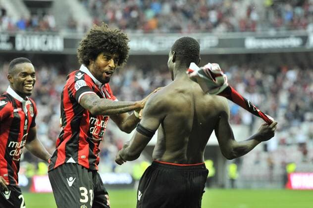 Fußball, OGC Nizza - FC Lorient Mario Balotelli (ogcnice) - Dante (ogcnice) - FOOTBALL : OGC Nice vs FC Lorient - Ligue 1 - 02 10 2016 NorbertScanella Panoramic 