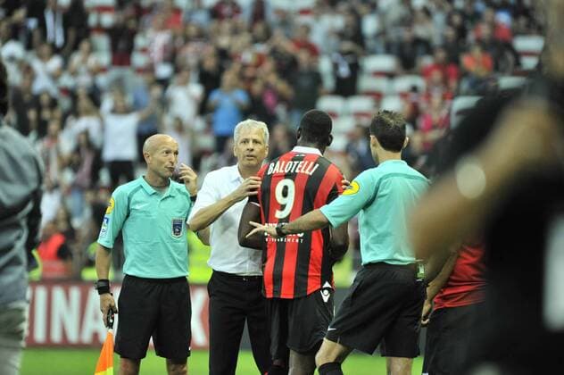 Bilder des Tages - SPORT Fußball, OGC Nizza - FC Lorient Lucien Favre (coach ogcnice) - Mario Balotelli (ogcnice) FOOTBALL : OGC Nice vs FC Lorient - Ligue 1 - 02 10 2016 NorbertScanella Panoramic 