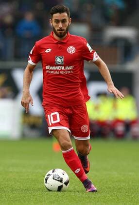 Yunus Malli Einzelbild Freisteller Aktion Fußball Fussball DFL erste 1.Bundesliga Herren Saison 2016 2017 02.10.2016 VfL Wolfsburg vs. FSV Mainz 05