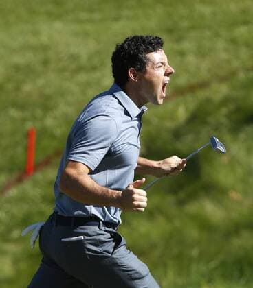 Golf, Ryder Cup 2016 in Chaska Oct 2, 2016: Chaska, MN, USA; Rory McIlroy reacts to making a putt on the 8th hole during the Day 3 Final Round matches for the 2016 Ryder Cup at Hazeltine National Golf Club. (Photo by Brian Spurlock Icon Sportswire) GOLF: OCT 02 PGA Golf Herren - Ryder Cup - Day Three Icon1610028777 EDITORIAL USE ONLY