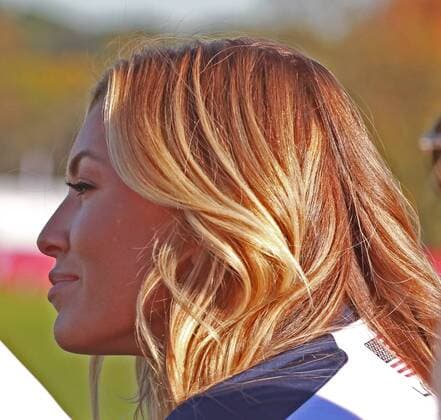 Golf, Ryder Cup 2016 in Chaska Oct 2, 2016: Chaska, MN, USA; Paulina Gretzsky Johnson watches her husband Dustin Johnson play the 18th hole during the Day 3 Final Round matches for the 2016 Ryder Cup at Hazeltine National Golf Club. (Photo by Brian Spurlock Icon Sportswire) GOLF: OCT 02 PGA Golf Herren - Ryder Cup - Day Three Icon1610028844 EDITORIAL USE ONLY