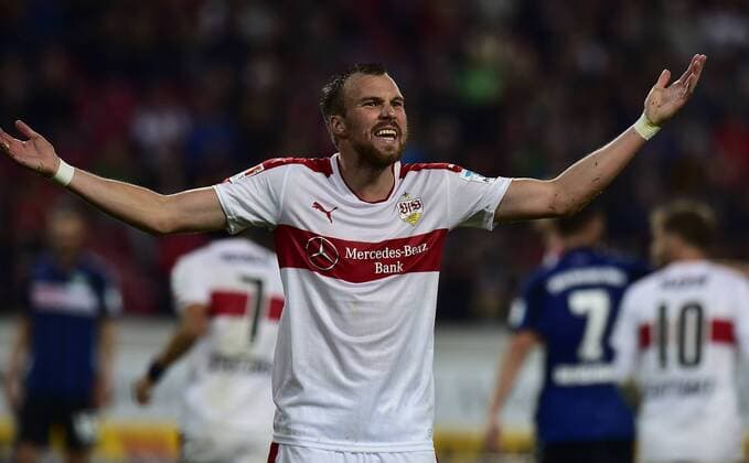 03.10.2016 - Fussball - Saison 2016 2017 - 2. Fussball - Bundesliga - 08. Spieltag: VfB Stuttgart - SpVgg Greuther Fürth - - Kevin Großkreutz (19, VfB Stuttgart ) reklamiert - gestikuliert Geste