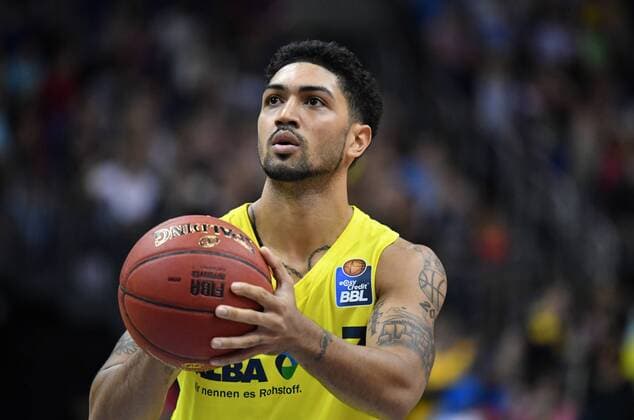 Peyton Siva (ALBA) beim Freiwurf ALBA Berlin - ratiopharm Ulm Basketball, easy Credit BBL , Herren, men, Saison 2016 2017 Berlin, 3.10.2016 , Mercedes-Benz Arena