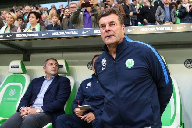 Trainer Dieter Hecking und Manager Klaus Allofs (VfL Wolfsburg) - 1. Fußball Bundesliga Punktspiel Saison 2016-2017 VfL Wolfsburg vs. FSV Mainz 05 in der Volkswagen Arena in Wolfsburg - Deutschland, Fußball, Mann, Männer,02.10.2016