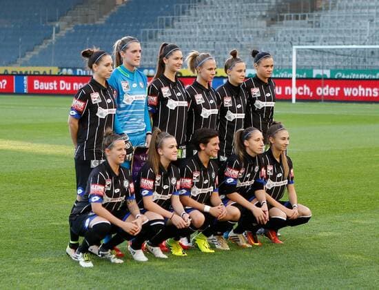 SOCCER - CL women, Sturm vs Zuerich GRAZ,AUSTRIA,05.OCT.16 - SOCCER - UEFA Champions League, women, SK Sturm Graz vs FC Zuerich. Image shows the lineup of Sturm. GEPAxpictures xDavidxRodriguez