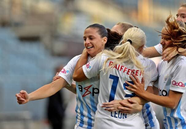 SOCCER - CL women, Sturm vs Zuerich GRAZ,AUSTRIA,05.OCT.16 - SOCCER - UEFA Champions League, women, SK Sturm Graz vs FC Zuerich. Image shows the rejoicing of Zuerich with Fabienne Humm (Zuerich). GEPAxpictures xM.xOberlaender