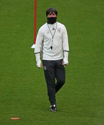 05.10.2016, Fussball Qualifikation Weltmeisterschaft 2018, Training der Deutschen Nationalmannschaft im Millerntor-Stadion, Hamburg. Bundestrainer Joachim Löw (Deutschland) 