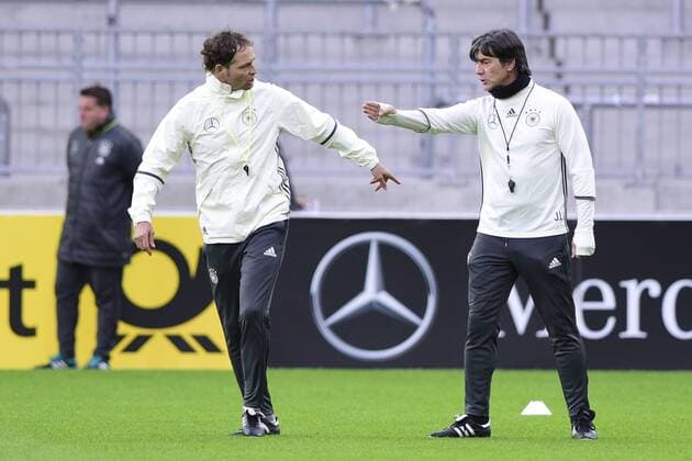 Fussball Training der deutschen Nationalmannschaft am 05.10.2016 im Millerntor-Stadion in Hamburg xPBJPGx
