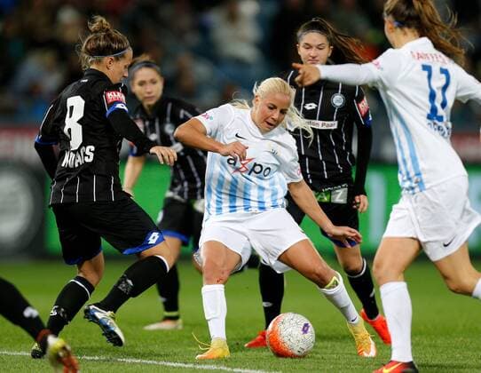 SOCCER - CL women, Sturm vs Zuerich GRAZ,AUSTRIA,05.OCT.16 - SOCCER - UEFA Champions League, women, SK Sturm Graz vs FC Zuerich. Image shows Stephanie Kovacs (Sturm) and Adriana Leon (Zuerich). GEPAxpictures xDavidxRodriguez