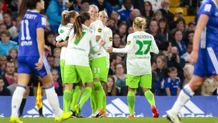 Jubel, Torjubel, Torerfolg, celebrate the goal, goal, celebration, Jubel ueber das Tor, optimistisch, Action, Aktion Wolfsburg, Chelsea enttäuscht schauend, Enttäuschung, Frustration, disappointed, pessimistisch, Fussball, UEFA Women s Champions League, Chelsea Ladies FC - VfL Wolfsburg, xtgx
