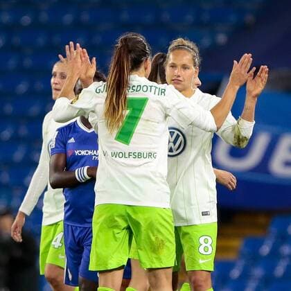 Sara Björk Gunnarsdottir (Wolfsburg, 7) und Babett Peter (Wolfsburg, 8) Jubel nach Spielende, Freude über den Sieg, Erfolg, success, Fussball, UEFA Women s Champions League, Chelsea Ladies FC - VfL Wolfsburg, xtgx