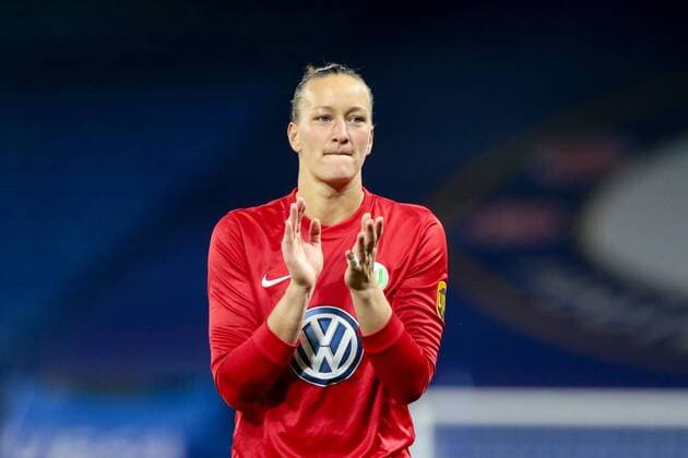 Almuth Schult (Wolfsburg, 1) Jubel nach Spielende, Freude über den Sieg, Erfolg, success bedankt sich bei den Fans, bedanken, Dank, Feiern, optimistisch, Fussball, UEFA Women s Champions League, Chelsea Ladies FC - VfL Wolfsburg, xtgx