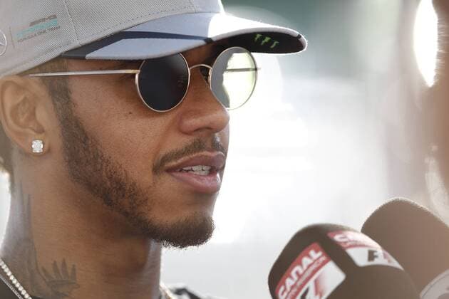 Motorsports: FIA Formula One World Championship WM Weltmeisterschaft 2016, Grand Prix of Japan, 44 Lewis Hamilton (GBR, Mercedes AMG Petronas Formula One Team), xHOCHxZWEIx
