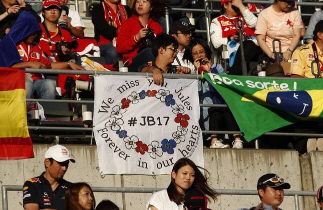 Formel 1, GP von Japan, Fans Motorsports: FIA Formula One World Championship WM Weltmeisterschaft 2016, Grand Prix of Japan, Japanese Fans xHOCHxZWEIx