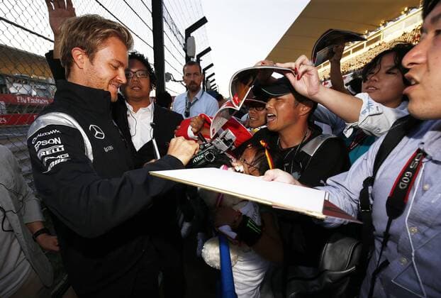 Motorsports: FIA Formula One World Championship WM Weltmeisterschaft 2016, Grand Prix of Japan, 6 Nico Rosberg (GER, Mercedes AMG Petronas Formula One Team), xHOCHxZWEIx