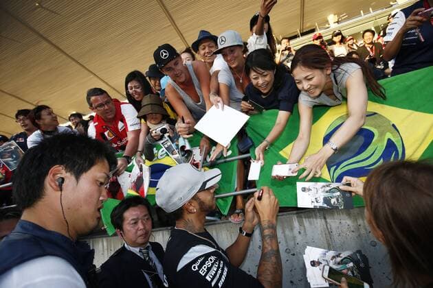 Motorsports: FIA Formula One World Championship WM Weltmeisterschaft 2016, Grand Prix of Japan, 44 Lewis Hamilton (GBR, Mercedes AMG Petronas Formula One Team), xHOCHxZWEIx