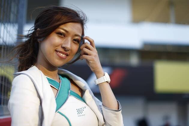 Motorsports: FIA Formula One World Championship WM Weltmeisterschaft 2016, Grand Prix of Japan, grid girl xHOCHxZWEIx