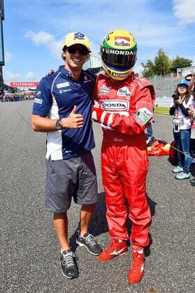 Formel 1, GP von Japan, Fans Felipe Nasr (Sauber F1 Team) mit einem als Ayrton Senna verkleideten Fan, Grosser Preis von Japan 2016, Motorsport, Formel 1, 06.10.2016, Suzuka Copyright: xAndre Eibner-Pressefotox EP_JAE