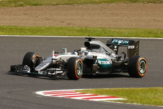 Motorsports: FIA Formula One World Championship WM Weltmeisterschaft 2016, Grand Prix of Japan, 44 Lewis Hamilton (GBR, Mercedes AMG Petronas Formula One Team), xHOCHxZWEIx