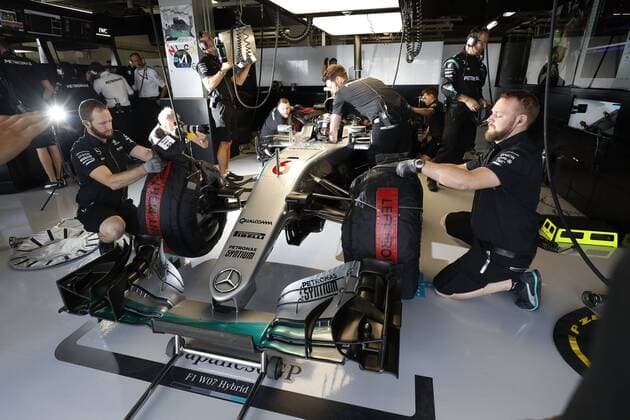 Motorsports: FIA Formula One World Championship WM Weltmeisterschaft 2016, Grand Prix of Japan, 6 Nico Rosberg (GER, Mercedes AMG Petronas Formula One Team), xHOCHxZWEIx