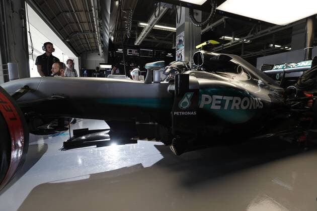 Motorsports: FIA Formula One World Championship WM Weltmeisterschaft 2016, Grand Prix of Japan, 6 Nico Rosberg (GER, Mercedes AMG Petronas Formula One Team), xHOCHxZWEIx