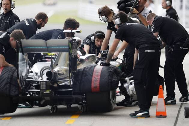 Motorsports: FIA Formula One World Championship WM Weltmeisterschaft 2016, Grand Prix of Japan, 6 Nico Rosberg (GER, Mercedes AMG Petronas Formula One Team), xHOCHxZWEIx