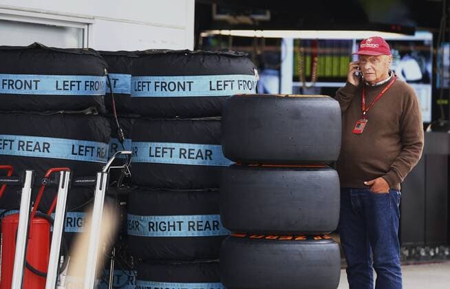 Motorsports: FIA Formula One World Championship WM Weltmeisterschaft 2016, Grand Prix of Japan, Niki Lauda (AUT, Mercedes AMG Petronas Formula One Team), xHOCHxZWEIx
