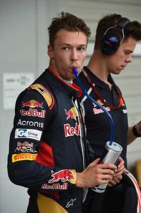 Daniil Kwjat (Scuderia Toro Rosso) mit Trinkflasche, Grosser Preis von Japan 2016, Motorsport, Formel 1, 08.10.2016, Suzuka Copyright: xEibner-Pressefotox EP_jae
