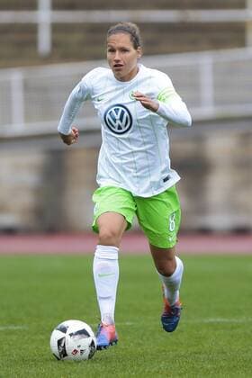 Babett Peter (Wolfsburg, 8) Freisteller, Einzelbild, Ganzkörper, Fussball, DFB Pokal Frauen, 1. FFC Fortuna Dresden - VfL Wolfsburg, xtgx