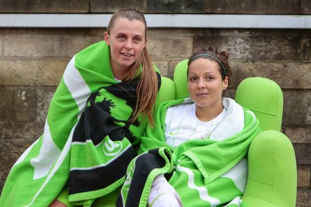Noelle Maritz (Wolfsburg, 16), Vanessa Bernauer (Wolfsburg, 18), Fussball, DFB Pokal Frauen, 1. FFC Fortuna Dresden - VfL Wolfsburg, xtgx