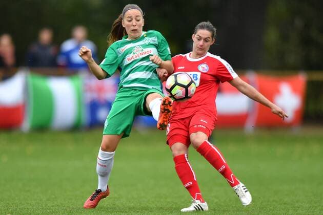 Fußball, Damen, DFB Pokal, SV Werder Bremen - 1. FFC Turbine Potsdam Zweikampf Jessica Golebiewski (Werder Bremen) (21) Wibke Meister (Turbine Potsdam) (8), Frauenfussball - DFB Pokal der Frauen - SV Werder Bremen - 1.FFC Turbine Potsdam, xmkx