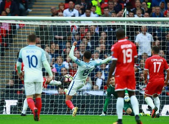 England v Malta - 2018 FIFA World Cup WM Weltmeisterschaft Fussball Qualifier . . London, UK . . 08.10.2016 Dele Alli (E) scores a goal for England. 2-0 