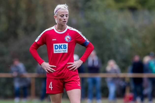 Johanna Elsig (1. FFC Turbine Potsdam, 4) in Nahaufnahme, Großaufnahme, Portrait, Porträt, enttäuscht, enttäuscht schauend, disappointed, Fussball, DFB-Pokal Frauen, SV Werder Bremen - 1. FFC Turbine Potsdam, xdgx